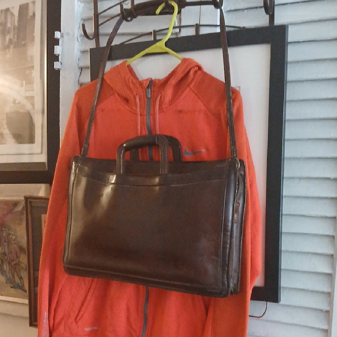 Vintage America Dark Brown Leather Briefcase